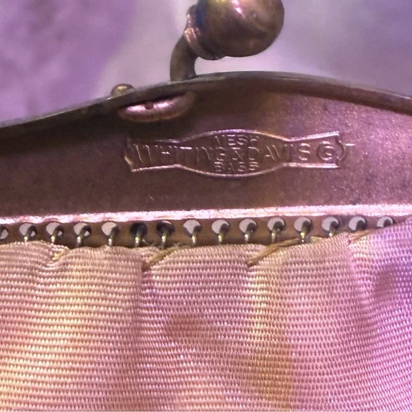 Vintage Gold Metal Frame Clutch - Gold - Picture 3 of 6